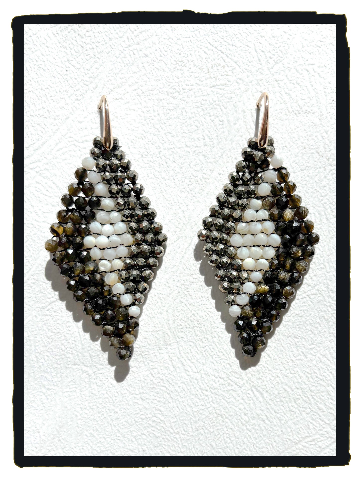 Pendientes FLAMINGO obsidiana, nácar y pirita