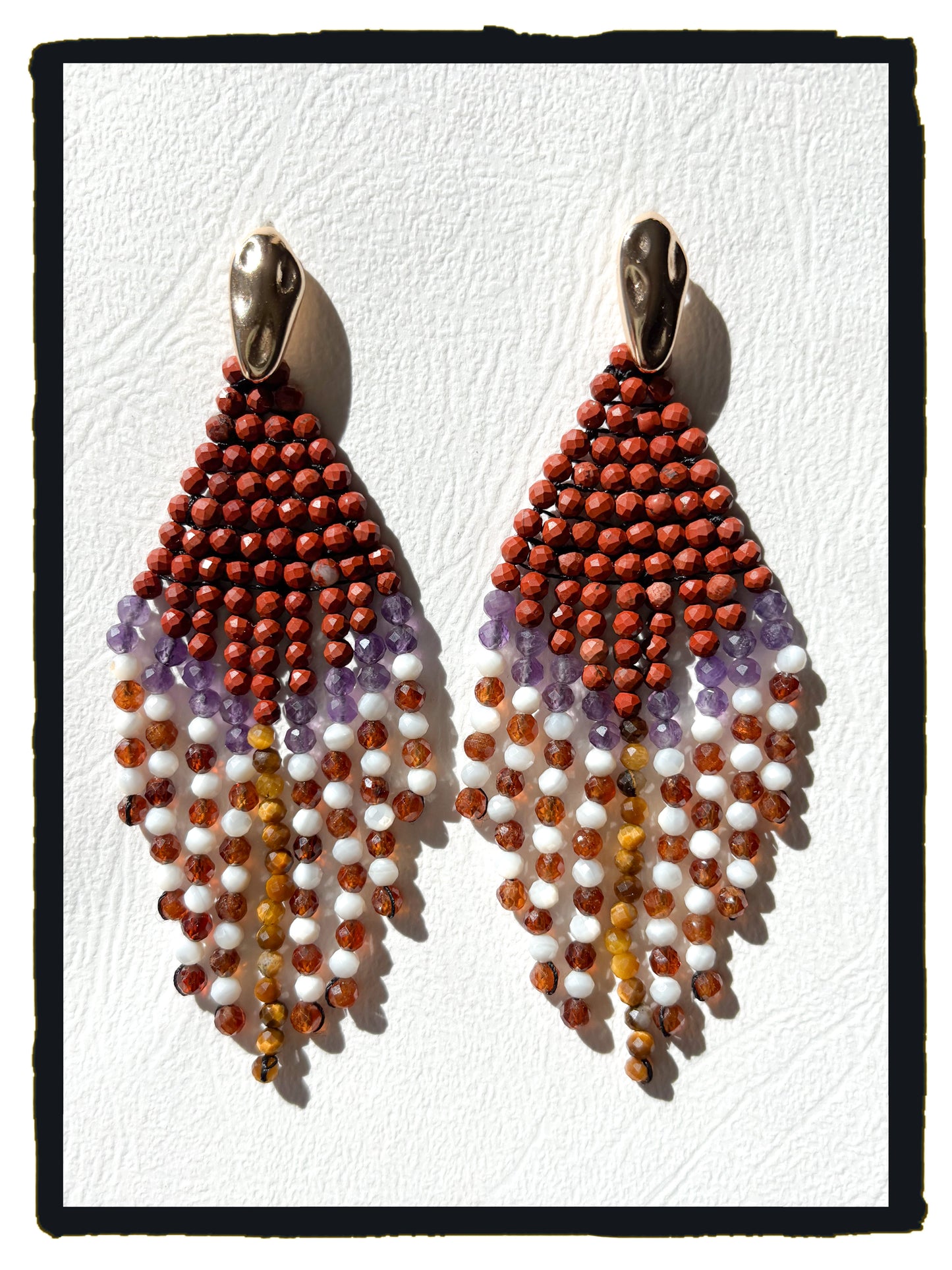 Pendientes FEATHERS jaspe rojo, amatista, granate naranja, ojo de tigre y nacar