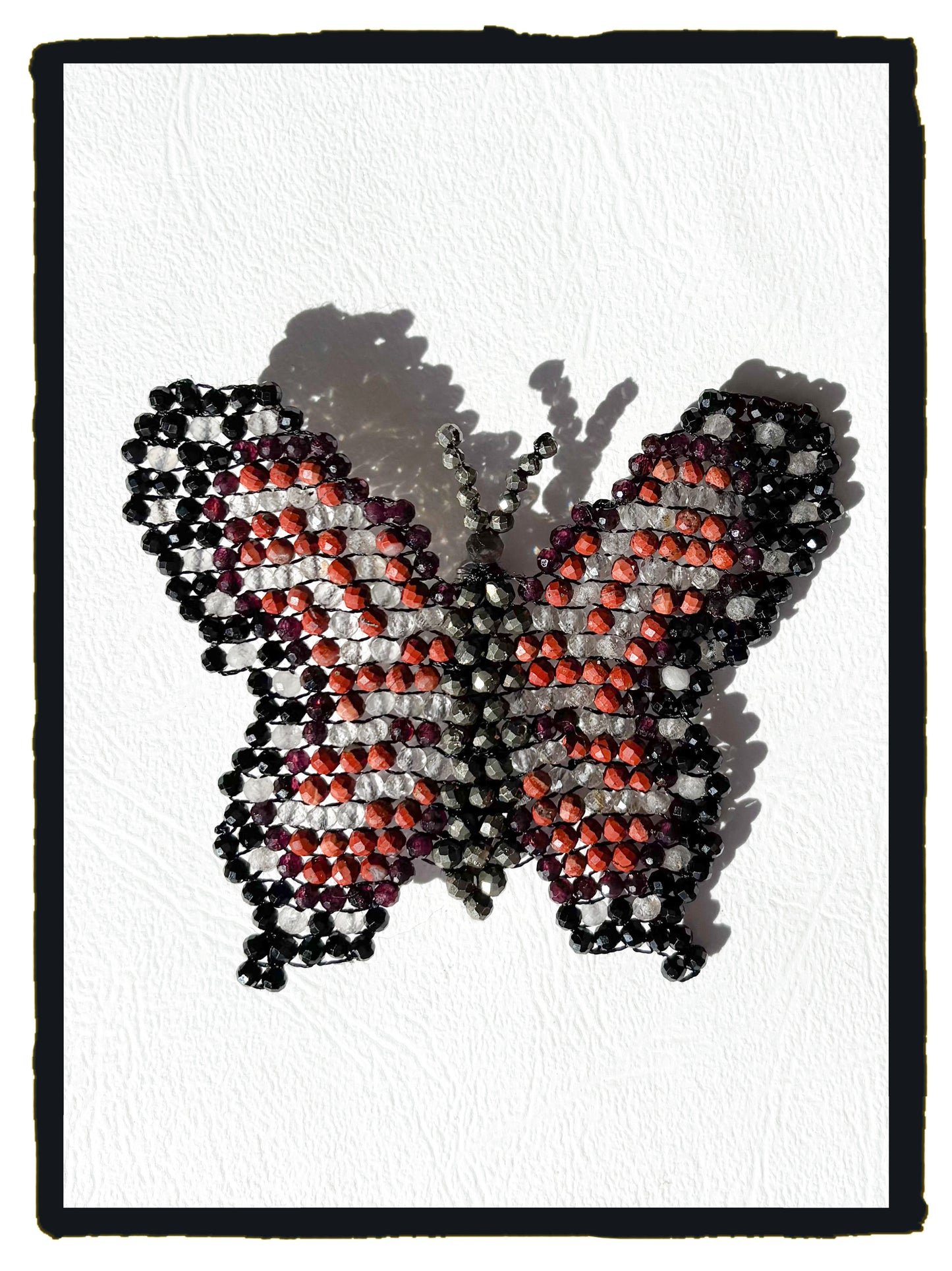 Broche BUTTERFLY granate, topacio, turmalina, jaspe rojo y pirita