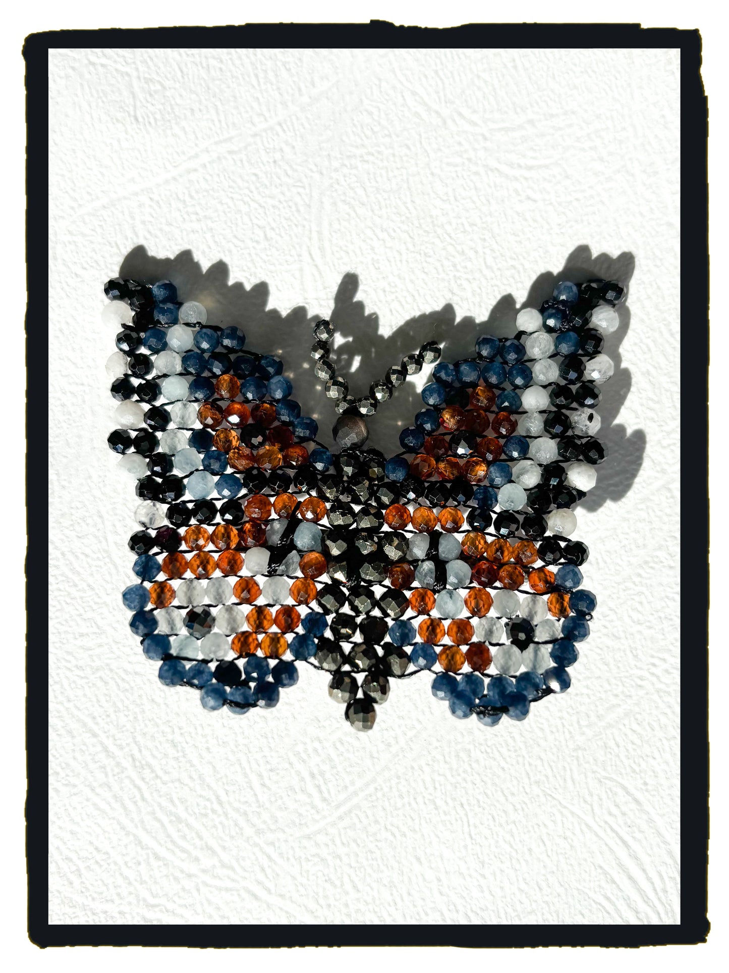 Broche BUTTERFLY aguamarina, granate naranja, turmalina, piedra luna y pirita