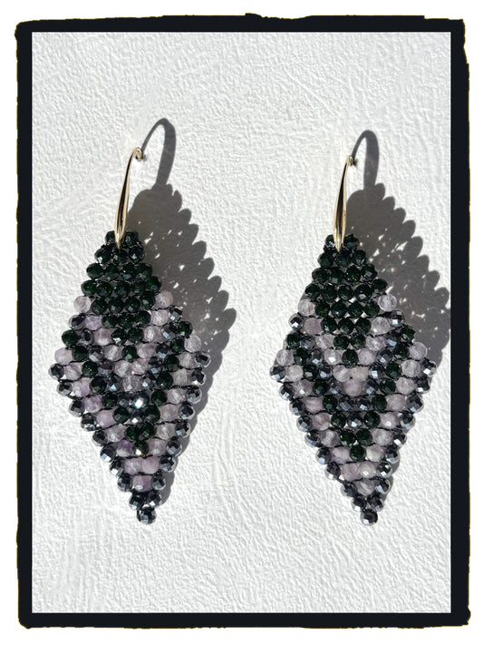 Pendientes ARROWHEAD amatista, arenisca verde y terahercio