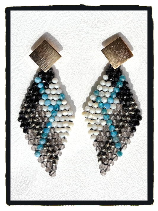 Pendientes PARÍS turmalina negra, cuarzo ahumado, apatito, pirita y nácar